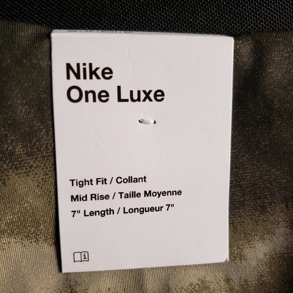 Nike One Luxe 7” Tie Dye Mid Rise Biker‎ Shorts NWT XS - Picture 5 of 9